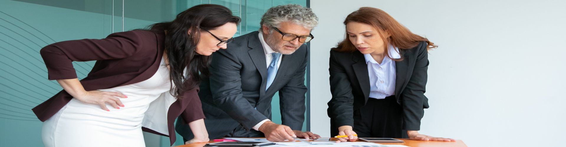 Temporary vs Contract Staffing for International Projects